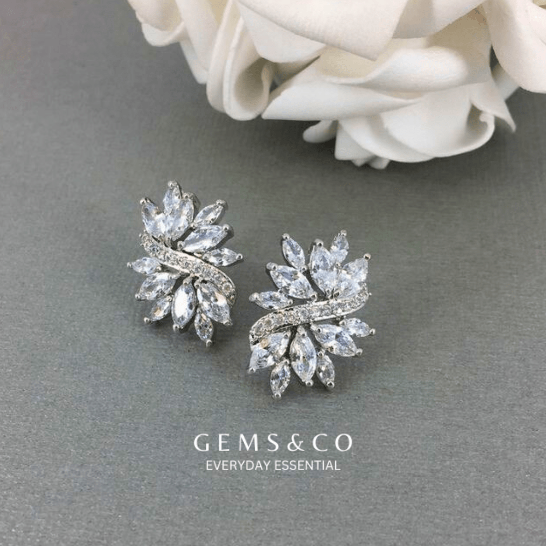 Clustrous Spark Studs