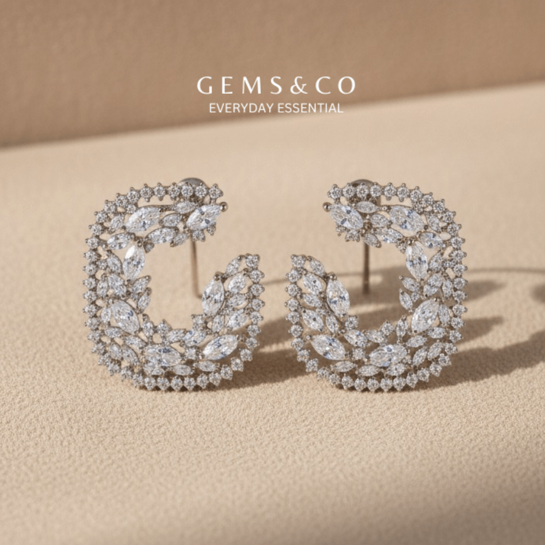 Silvique Gleam Studs