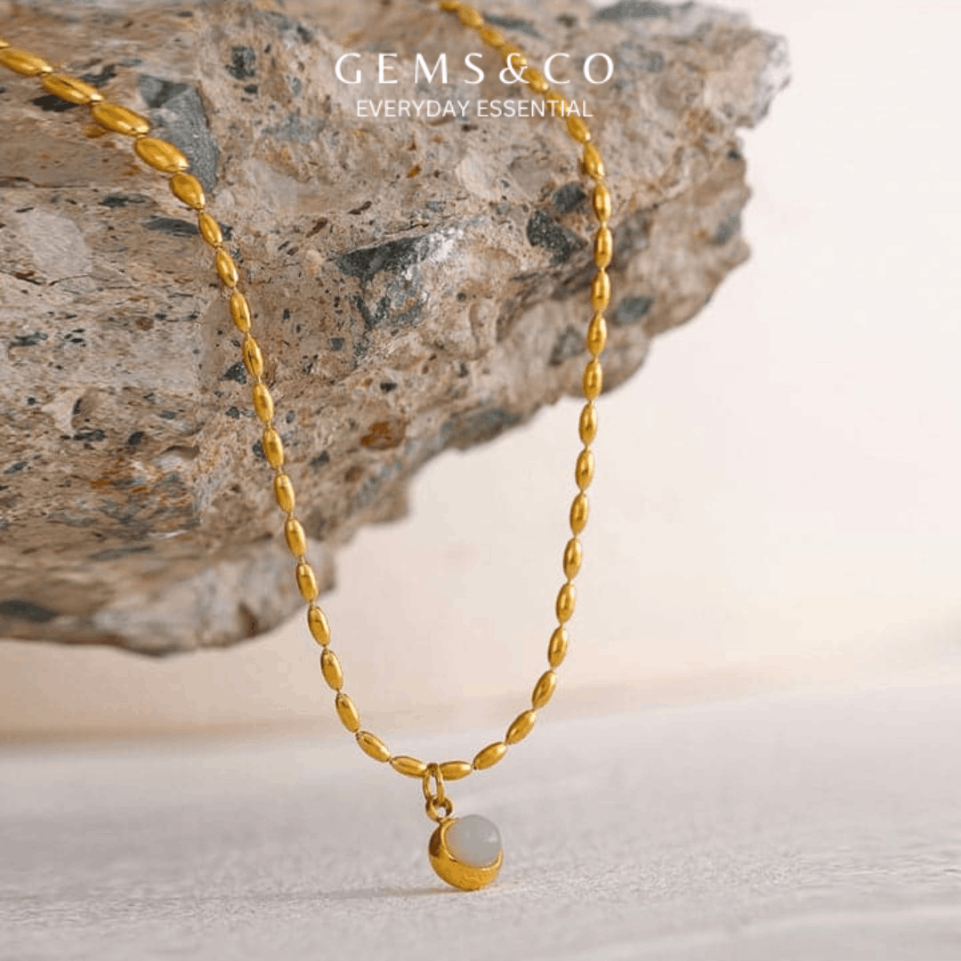 Aura Glow Minimal Necklace