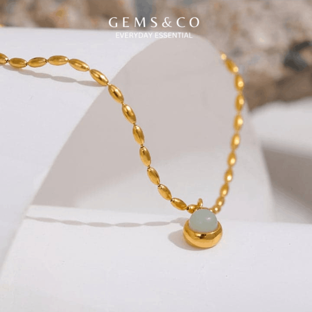 Aura Glow Minimal Necklace