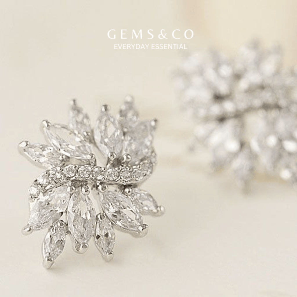 Clustrous Spark Studs