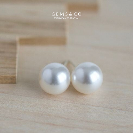 PEARL STUDS