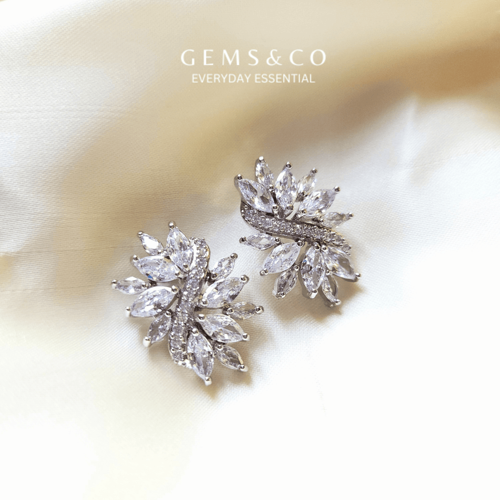 Clustrous Spark Studs