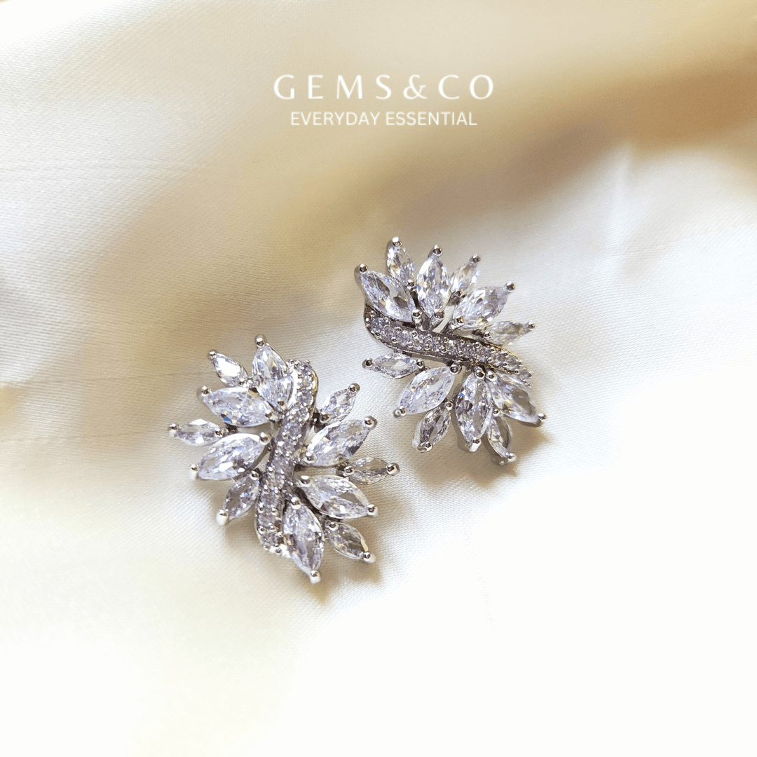 Clustrous Spark Studs