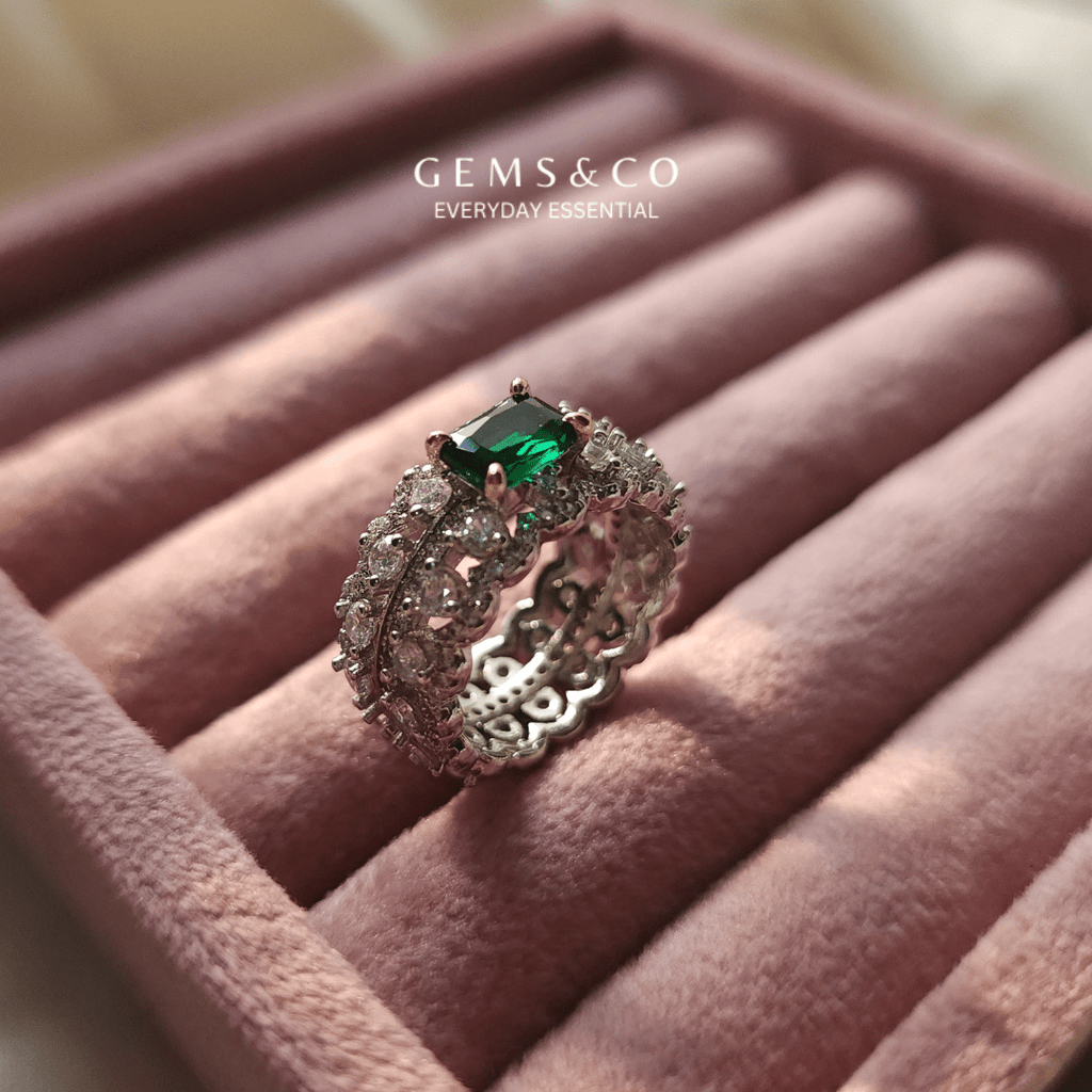 Queen Luxe Ring