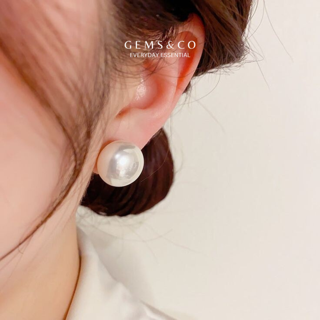 PEARL STUDS