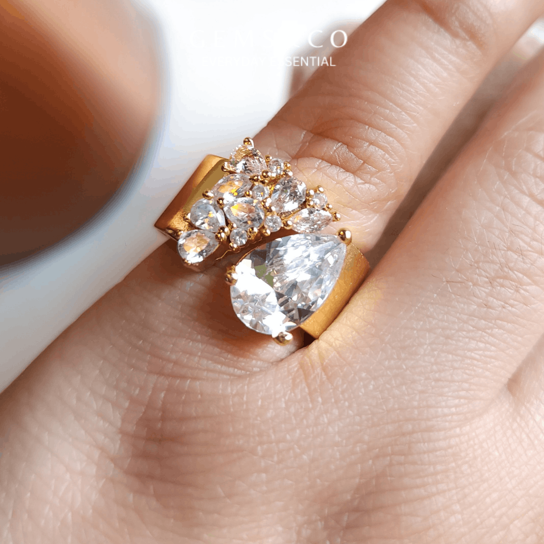 Divine Pear Zircon Ring