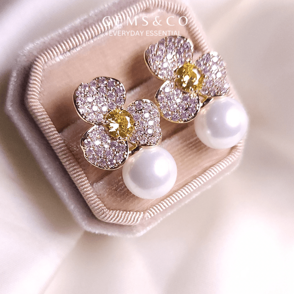 Daisy Luxe Pearl Studs