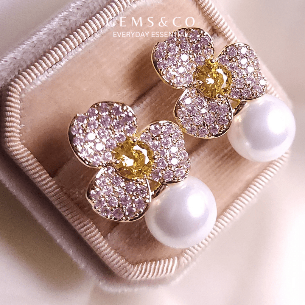 Daisy Luxe Pearl Studs