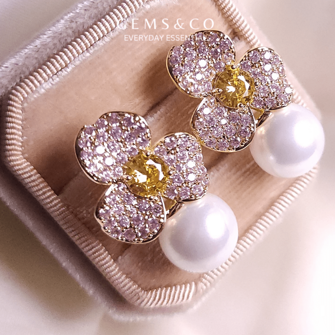 Daisy Luxe Pearl Studs