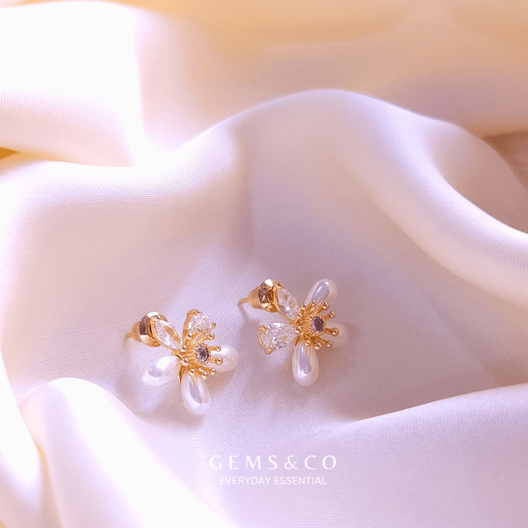 Glow Pearl Earing