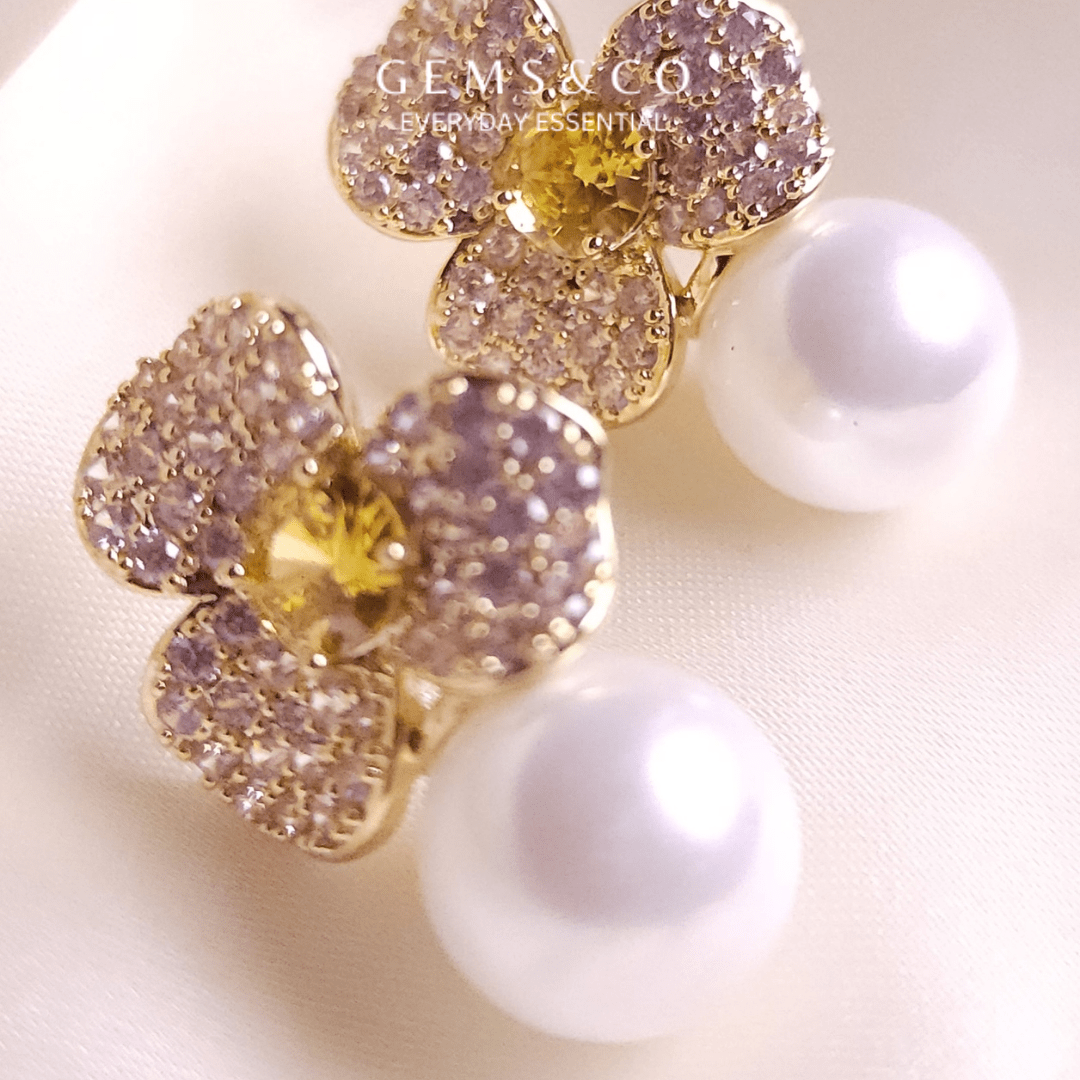 Daisy Luxe Pearl Studs