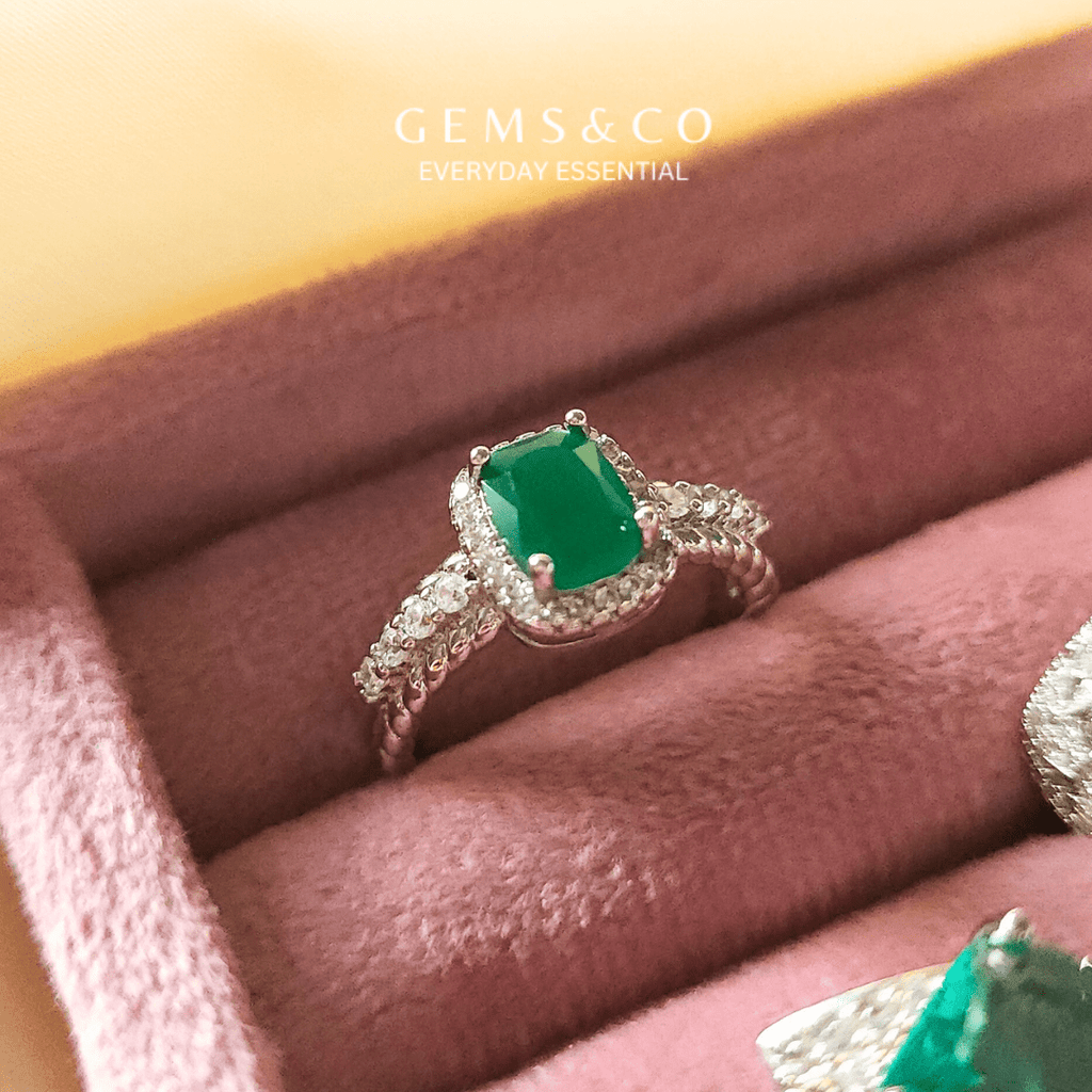 Emerald Gleam Ring Adjustable
