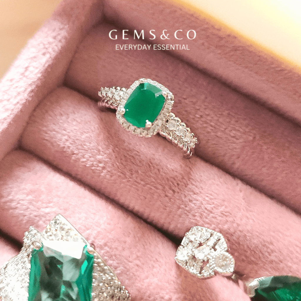 Emerald Gleam Ring Adjustable