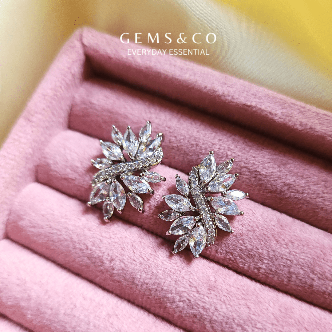 Clustrous Spark Studs