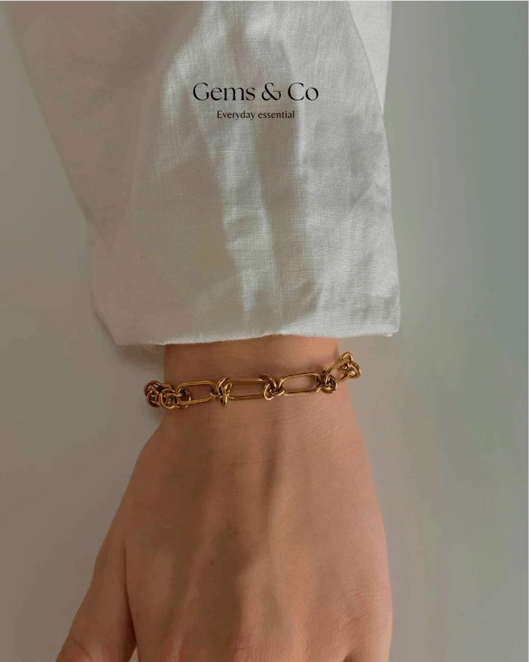 Golden Knot Link Bracelet — Bold Rectangular Knot Design